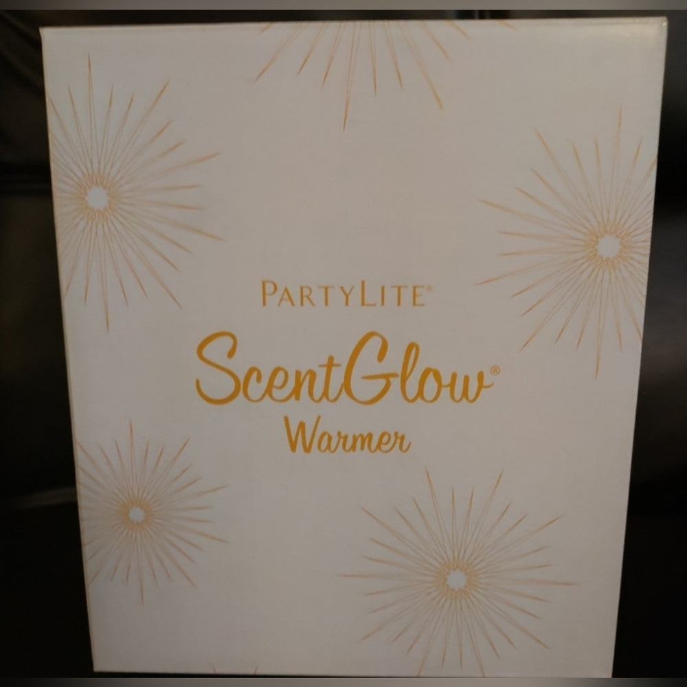 New PartyLite SentGlow Fragrance Warmer - Silver Moon P91586